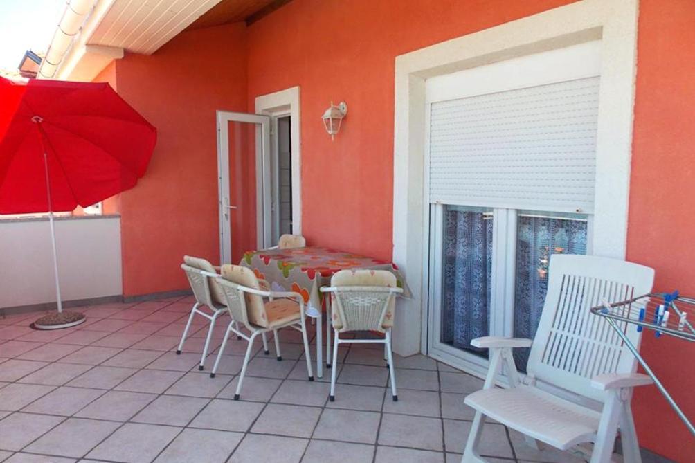Apartments With A Parking Space Vrbnik, Krk - 429 Exterior foto